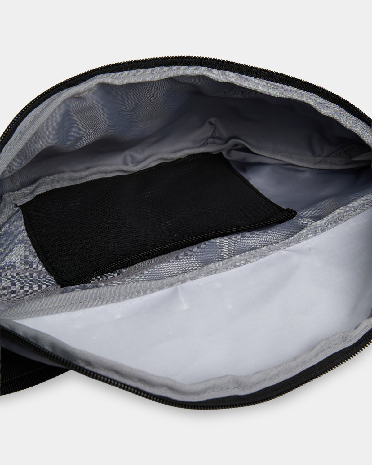 7d6542601_quiksilver_blk_dtl2