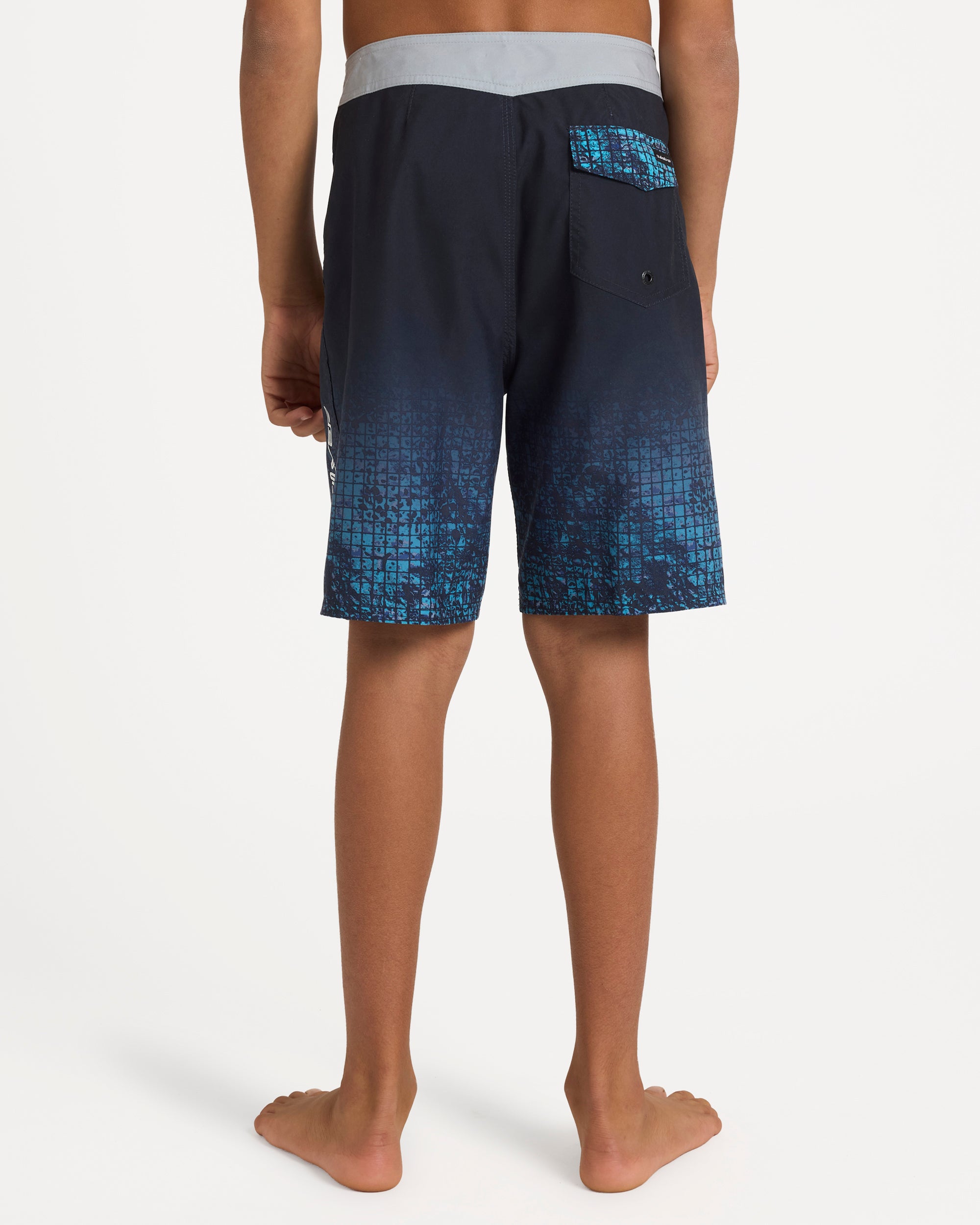 eqbbs03722_quiksilver_ksh8_bck1