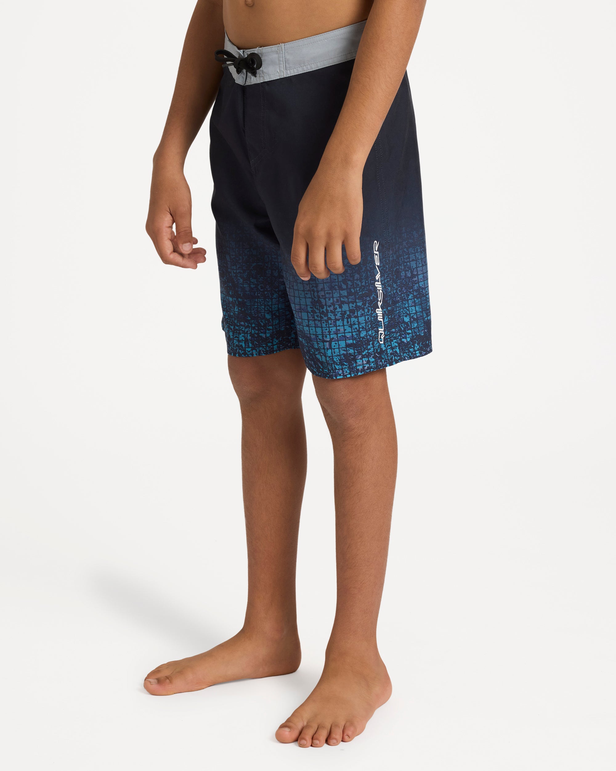 eqbbs03722_quiksilver_ksh8_sd1