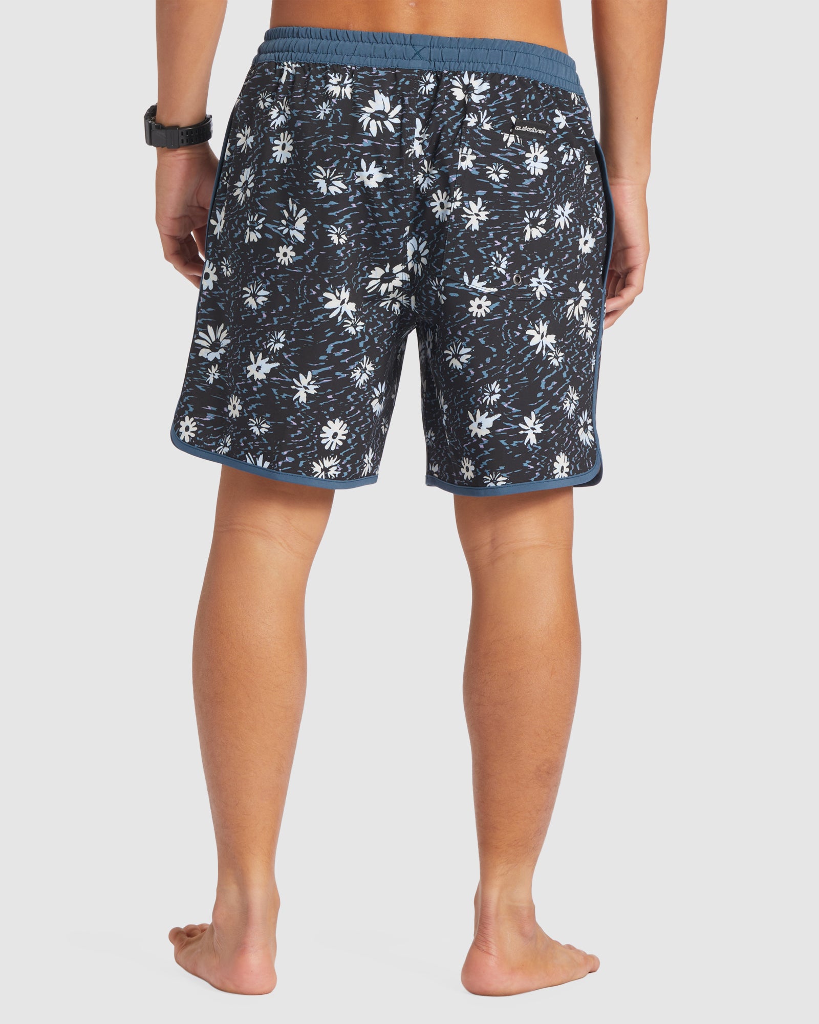 Mens Surfsilk Scallop Volley 17" Swim Shorts