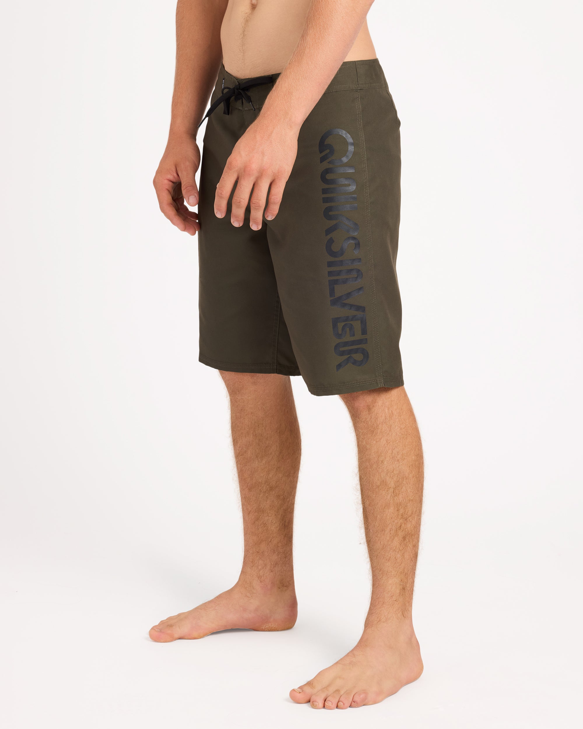 uqybs03115_quiksilver_cre0_sd1