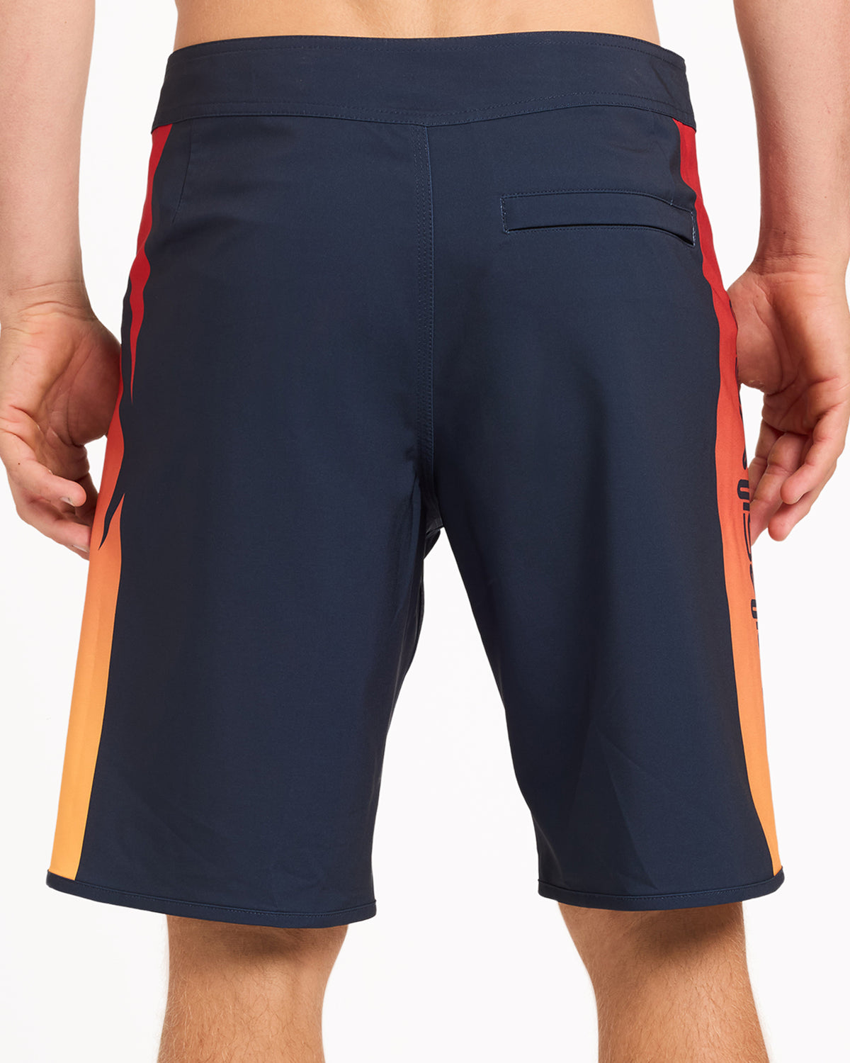 uqybs03129_quiksilver_dkn_bck6