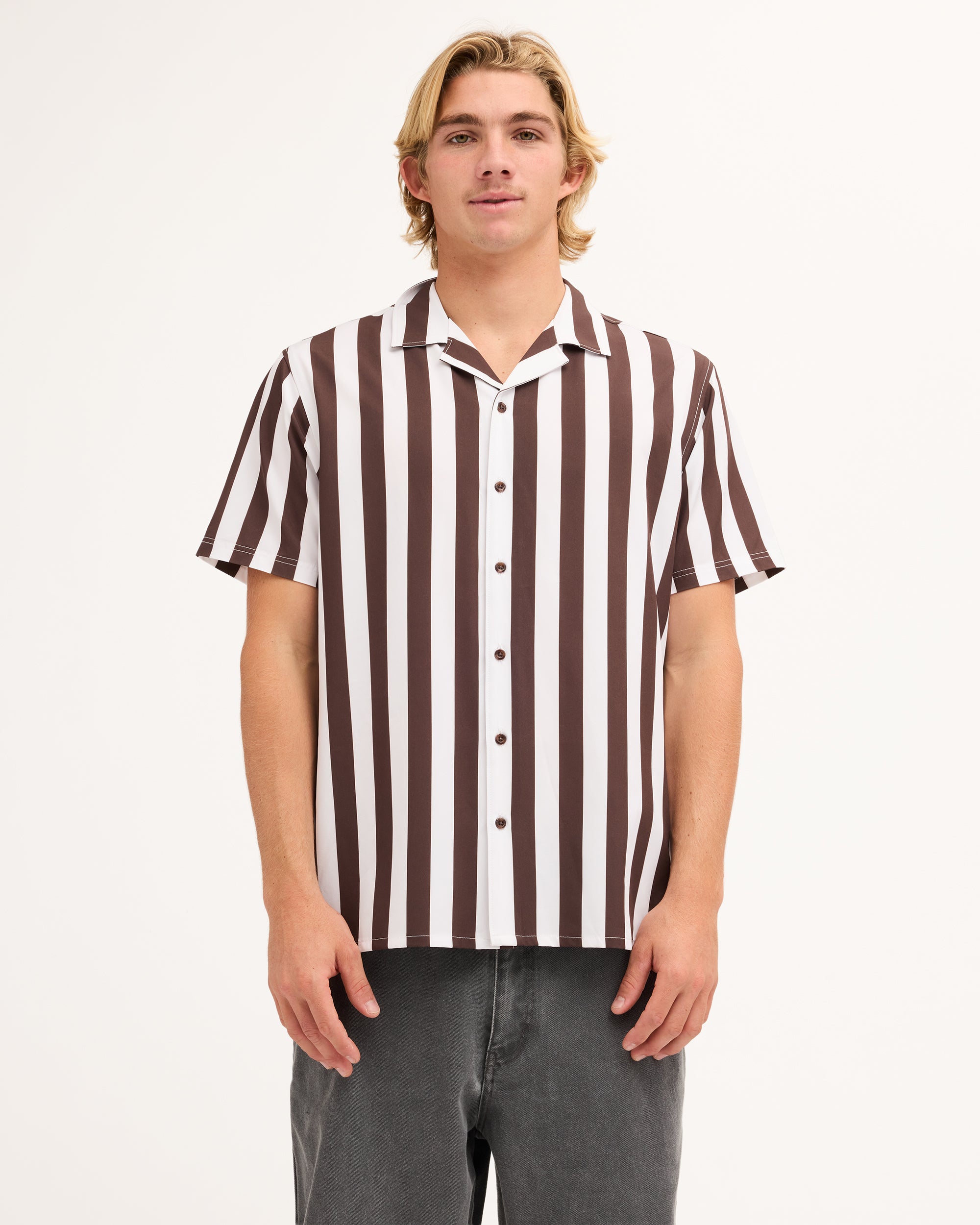 uqywt03146_quiksilver_rrz0_frt1