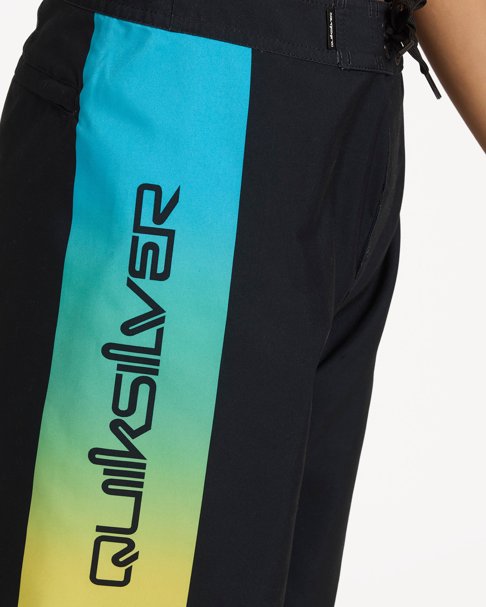 eqbbs03721_quiksilver_kvj8_dtl1