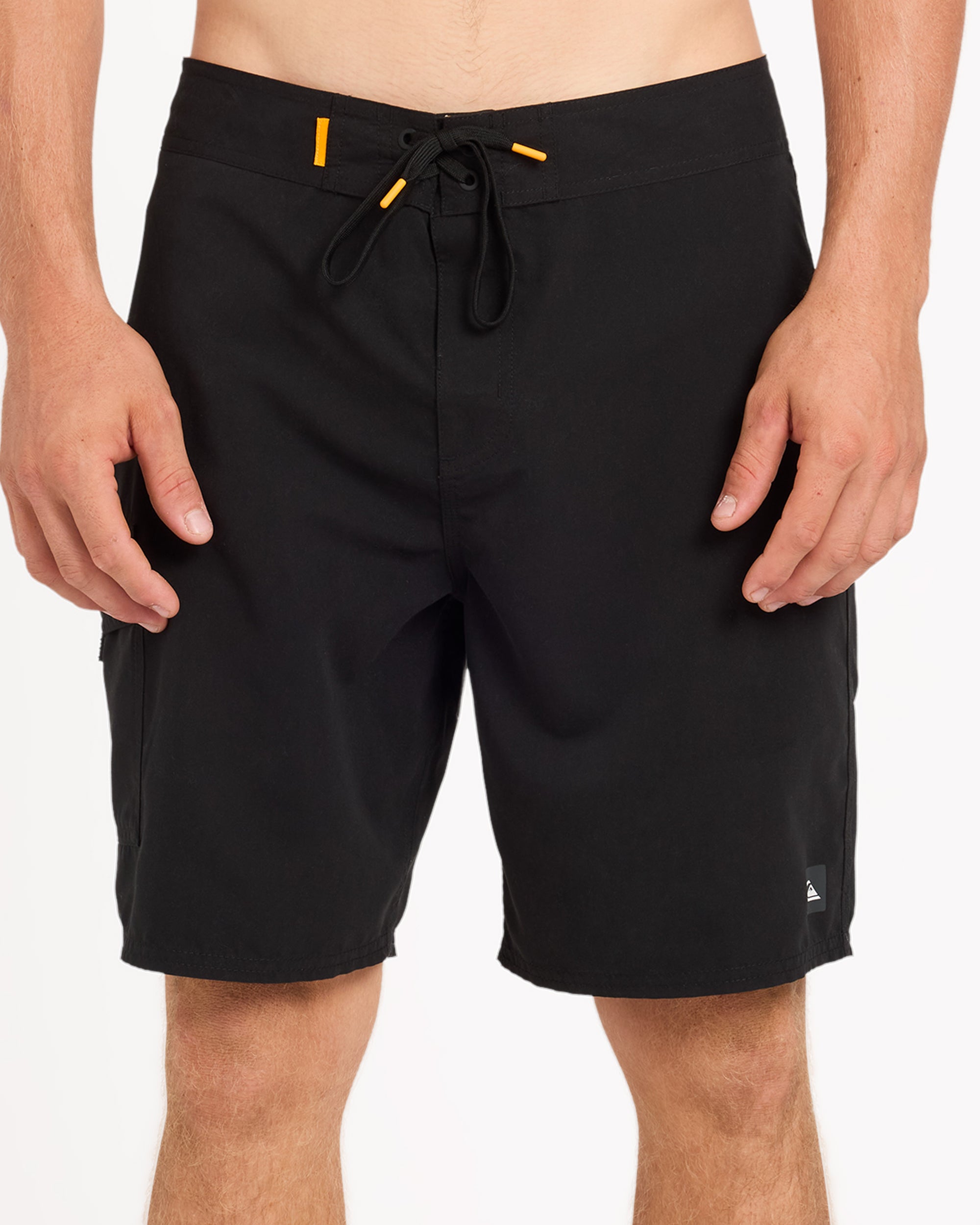 uqmbs03010_quiksilver_kvj0_frt6