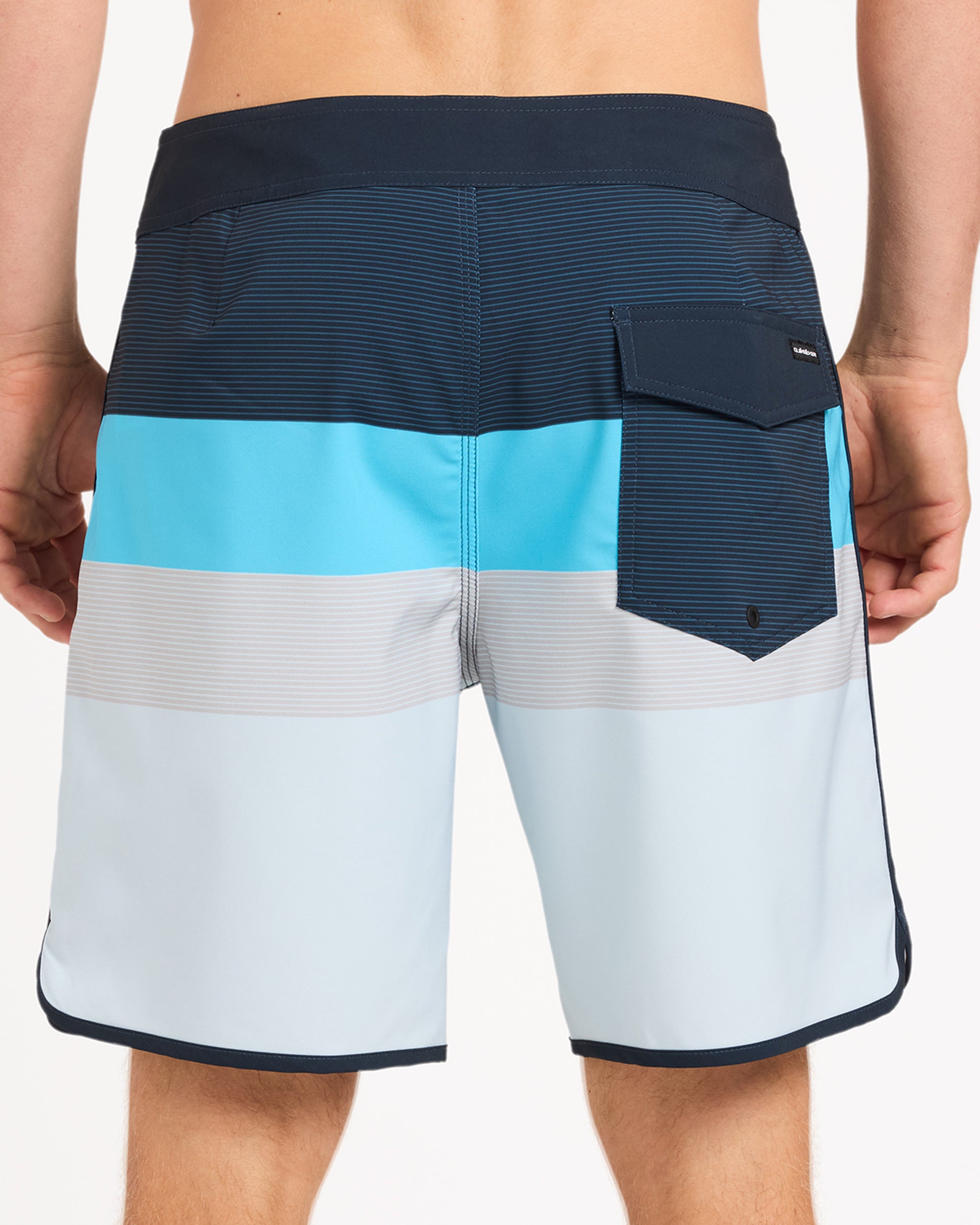uqybs03135_quiksilver_nvy_bck6