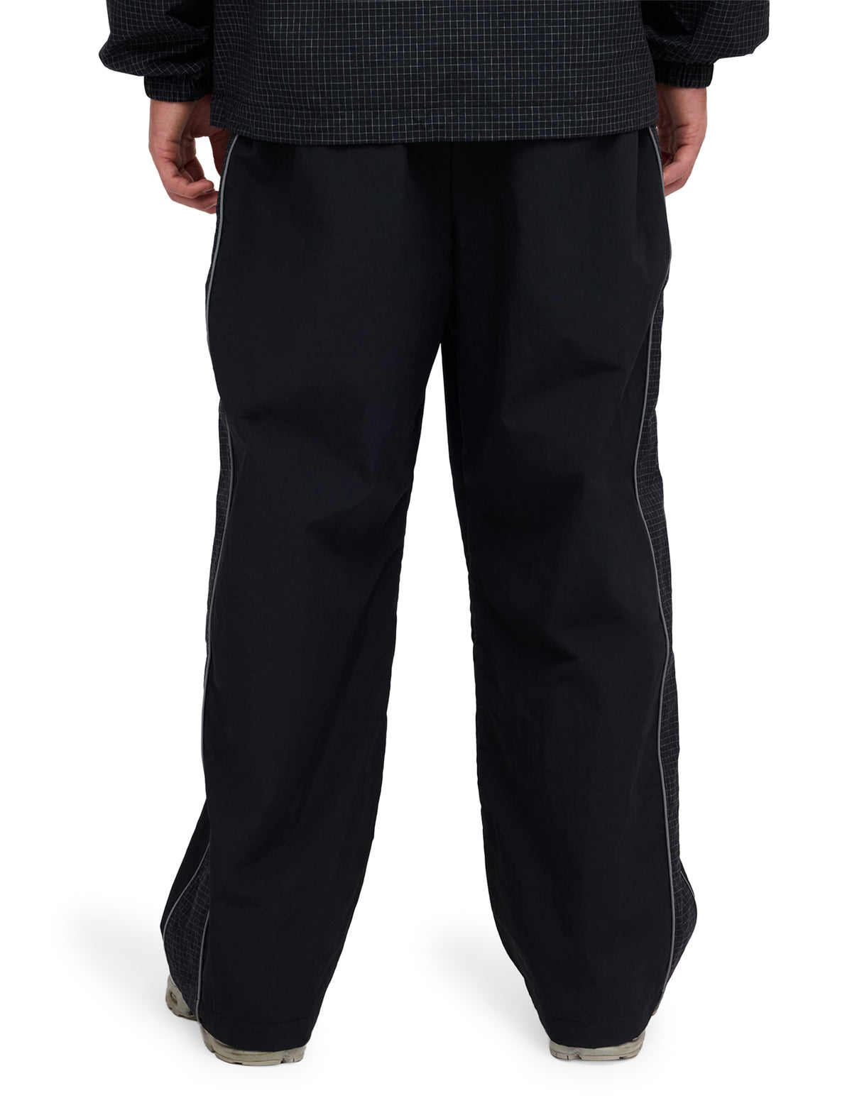uqyfb03022_quiksilver_blk_bck1