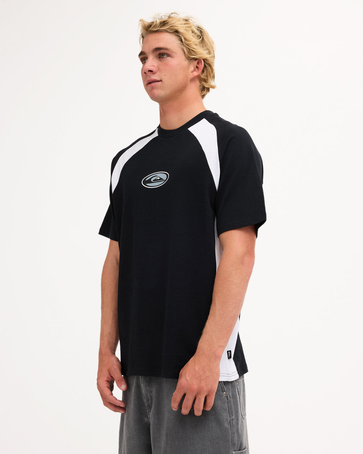 uqykt03321_quiksilver_bw_sd1