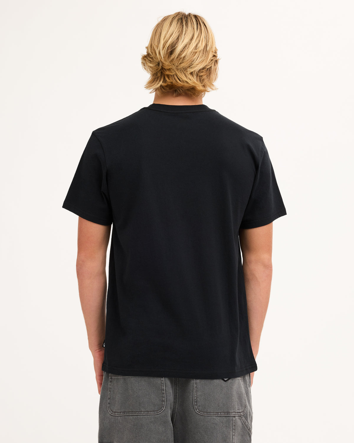 uqyzt06098_quiksilver_blk_bck1